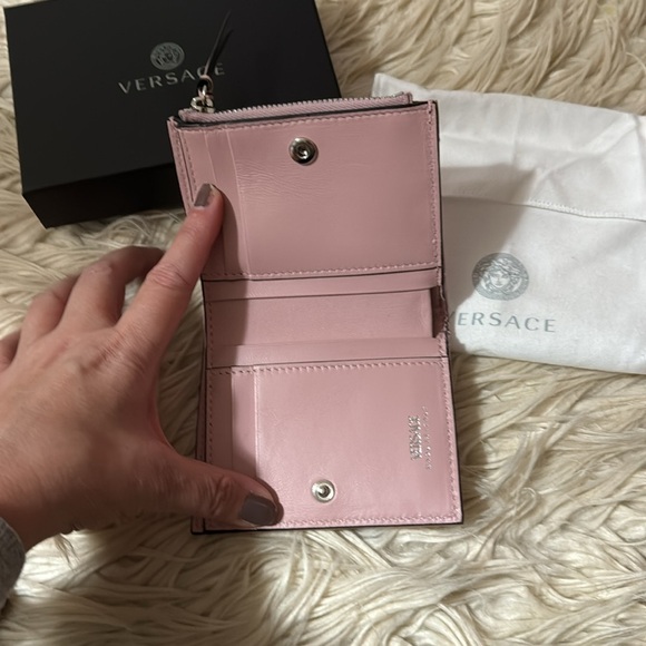 New without tags Versace Medusa card case compact wallet - Picture 6 of 9